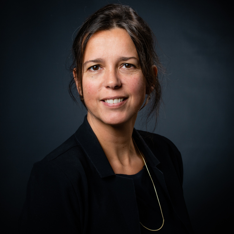 ellen-van-bueren-zwart-achtergrond-1