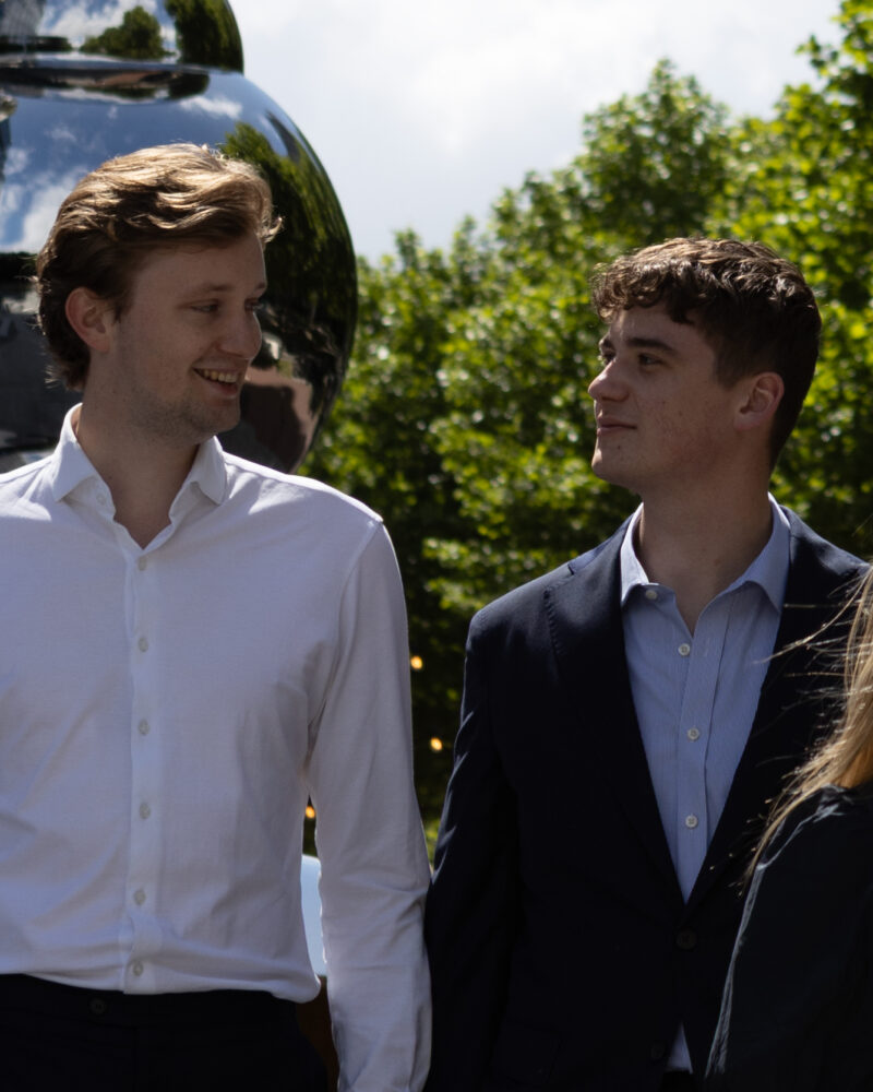 header-career-hr-mobile